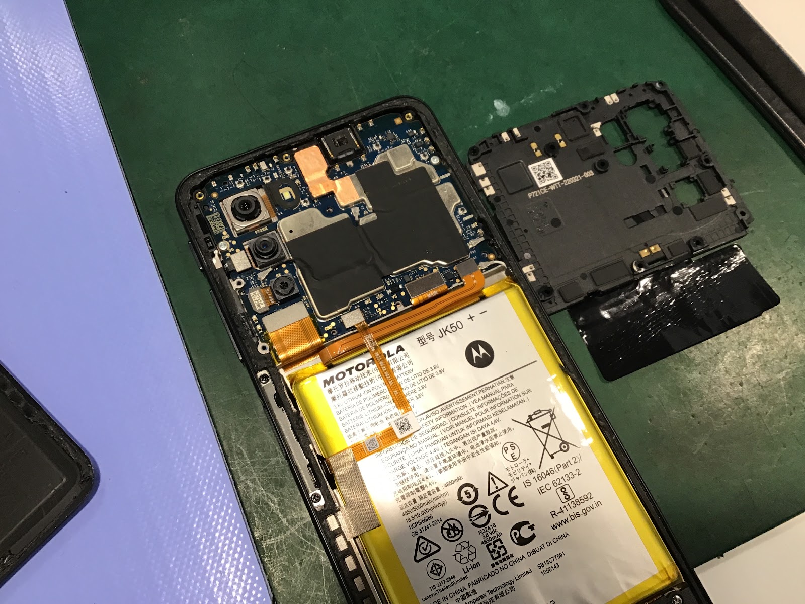 バッテリーが膨張してしまったMotorola(モトローラ)の修理をさせて頂きました！スマホ修理工房秋津店です！